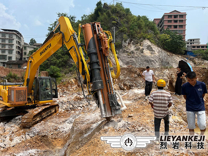 巖石破碎劈裂機(jī)可以很好的加快工程速度 巖石破碎劈裂機(jī)可以很好的加快工程速度